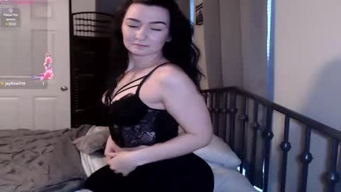 Snapshot of mysticmuse94 chatting on 02.05.25 MysticMuse online show from 02.05.25