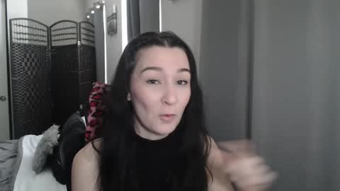 Snapshot of mysticmuse94 chatting on 02.18.25 MysticMuse online show from 02.18.25