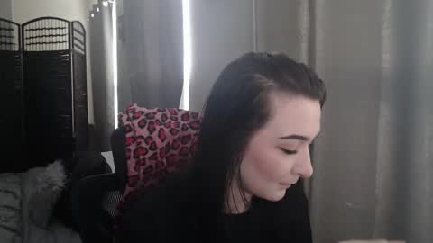 Snapshot of mysticmuse94 chatting on 03.08.25 MysticMuse online show from 03.08.25