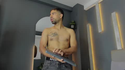 Snapshot of mystrongsubmissive chatting on 11.09.25 mystrongsubmissive online show from 11.09.25