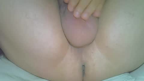 Snapshot of myxiao chatting on 12.08.24 rudisuzzy online show from 12.08.24