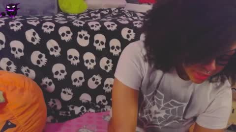 Snapshot of n1nt3ndh03 chatting on 12.17.24 kiwi online show from 12.17.24