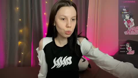 Snapshot of na_prikole_ chatting on 01.19.25 Vanessa and Julia  online show from 01.19.25
