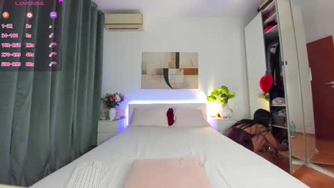 Nadia online show from 02.15.25