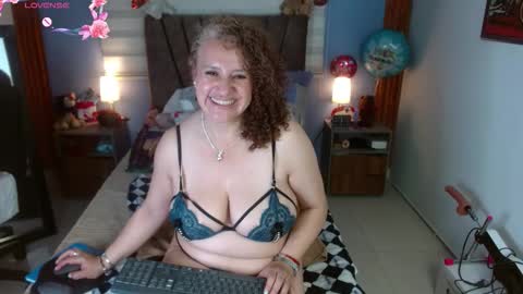 Snapshot of nadia_84 chatting on 03.22.26 nadia_84 online show from 03.22.26