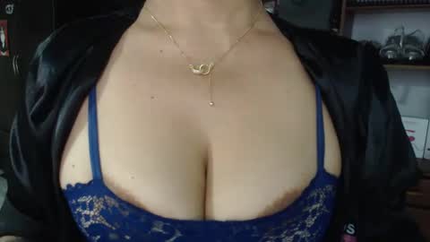 Nadia  online show from 02.16.25