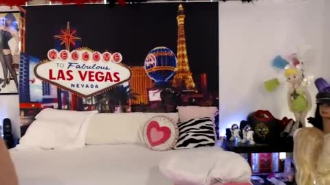 Snapshot of nadia_vixen chatting on 06.16.26 Nadia Vixen online show from 06.16.26