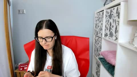 Snapshot of nadiatrue chatting on 07.17.26 nadiatrue online show from 07.17.26