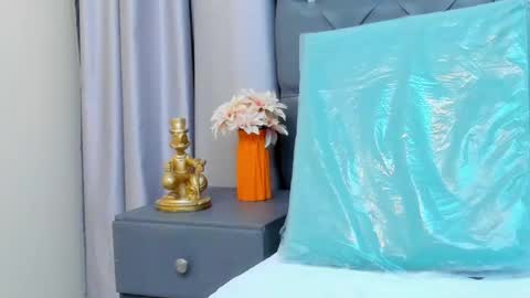 Snapshot of nadine_yitty chatting on 12.06.24 Nadine online show from 12.06.24