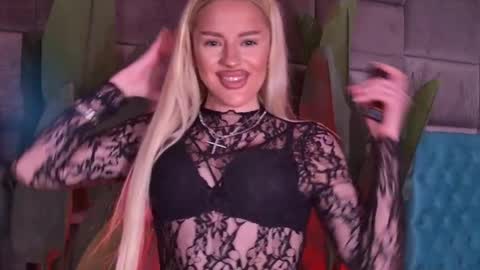 Snapshot of nadinebonita chatting on 04.03.26 Boni online show from 04.03.26