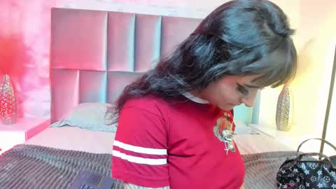 Snapshot of naeniademon_ chatting on 02.24.26 Naenia online show from 02.24.26