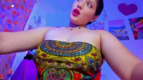 Snapshot of naharasoler chatting on 06.22.26 Nahara Soler online show from 06.22.26