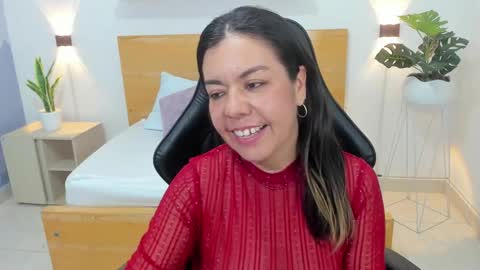 Snapshot of nahia_13 chatting on 02.08.25 N A H I A online show from 02.08.25