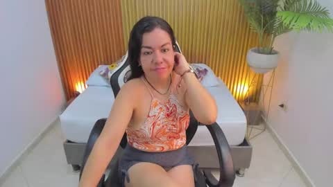 Snapshot of nahia_13 chatting on 02.27.25 N A H I A online show from 02.27.25