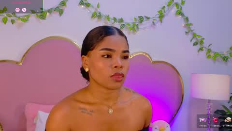 NahiaraReina  online show from 12.20.25