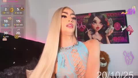 NahiaVictoria  online show from 10.20.25