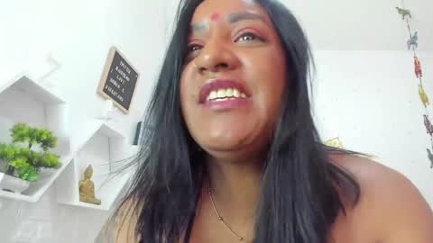 Snapshot of nahirr chatting on 02.23.25 Nahirr online show from 02.23.25