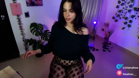 Snapshot of naho_4269 chatting on 02.14.25 Naho  Sigueme en mis Redes Sociales Follow me on my social networks online show from 02.14.25