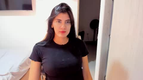 independent model online show from 09.17.25