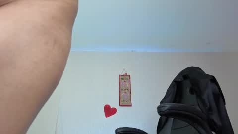Snapshot of nahomi_blaze56eup chatting on 05.17.26 valeria online show from 05.17.26
