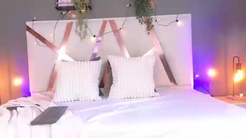 Snapshot of nahomicampbell_ chatting on 09.12.25 VICTORIA online show from 09.12.25