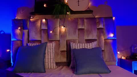 Snapshot of nahomicampbell_ chatting on 09.18.25 VICTORIA online show from 09.18.25