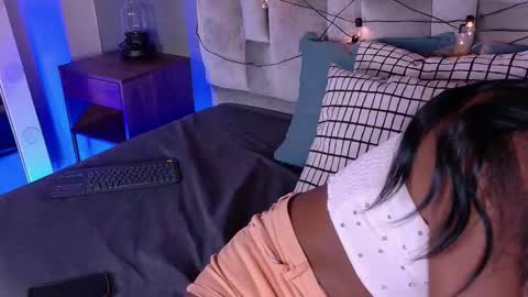 Snapshot of nahomicampbell_ chatting on 11.15.25 VICTORIA online show from 11.15.25