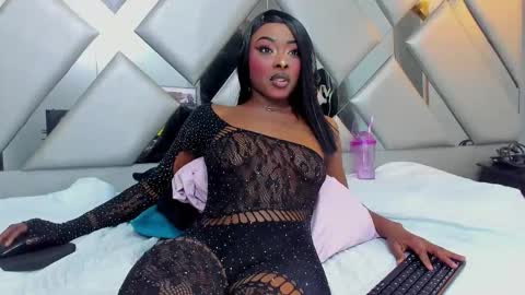 Nahomi  online show from 03.07.26