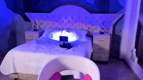 Nahomi online show from 02.14.25