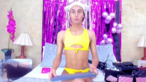 Nahomi  online show from 01.12.26