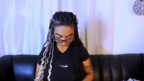 nahomy_hancook online show from 12.19.25