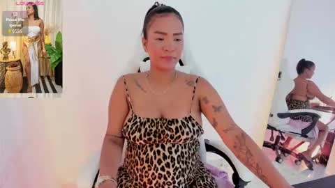 Snapshot of nahomybrowm_ chatting on 01.15.26 Call me nahomy online show from 01.15.26