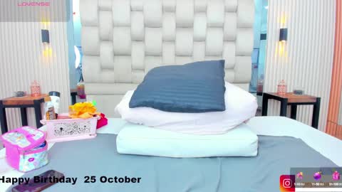 Nahomye online show from 10.08.25