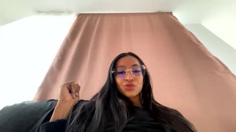 Nahomy  online show from 01.11.26