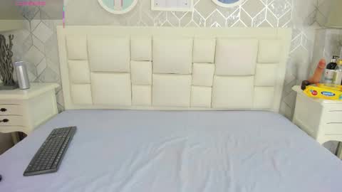 naia_cox online show from 03.26.26