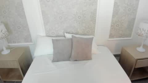 N A I A online show from 04.12.26