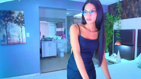 Snapshot of nailuj66 chatting on 12.26.24 Lia online show from 12.26.24