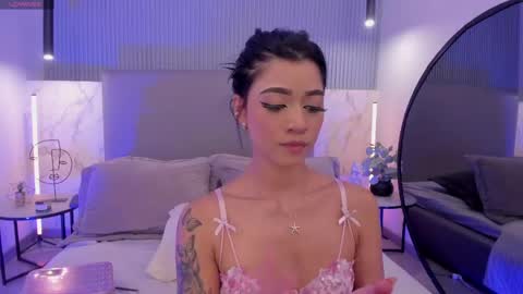 Naisha Ford online show from 09.25.25