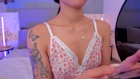 Naisha Ford online show from 09.26.25