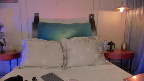 Naisha Ford online show from 10.11.25