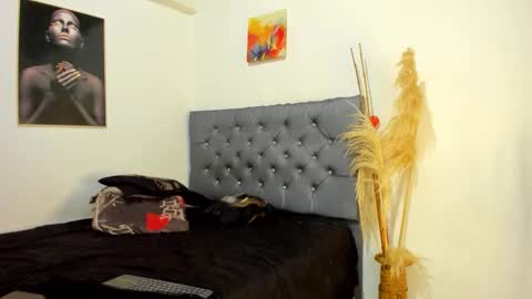 NAJAYLAINDEPENDENT MODEL online show from 03.18.26