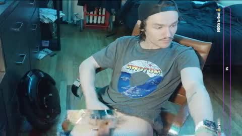 Snapshot of nakedboi420 chatting on 05.13.26 mid-west guy living on the east coast trying to figure out where to go next online show from 05.13.26