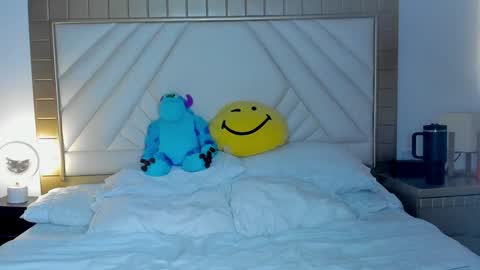 Snapshot of nalah_gomez_ chatting on 01.04.25 Nalah online show from 01.04.25