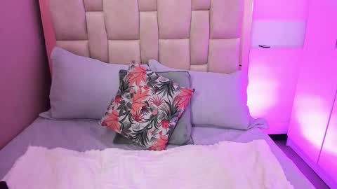 Nana online show from 12.18.25