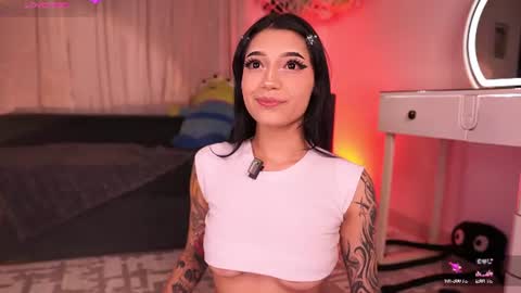 Snapshot of nanaleon chatting on 07.08.26 online show from 07.08.26