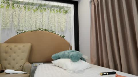 Snapshot of nanaonlyfun2 chatting on 12.12.24 Nana Sakura online show from 12.12.24