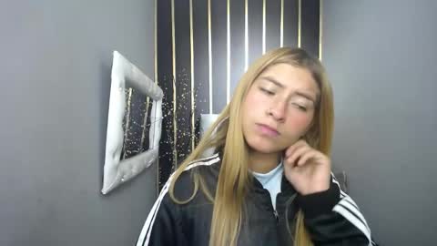 Snapshot of nancy_blonde chatting on 04.30.26 nancy blonde online show from 04.30.26