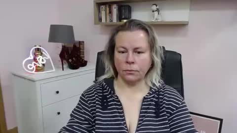 Snapshot of nancy_sugar chatting on 12.29.24 Nancy online show from 12.29.24