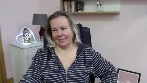 Snapshot of nancy_sugar chatting on 12.29.24 Nancy online show from 12.29.24