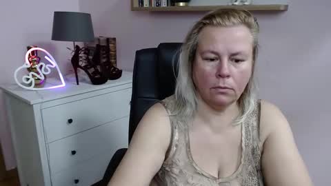 Snapshot of nancy_sugar chatting on 02.04.25 Nancy online show from 02.04.25